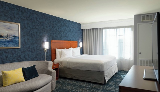 Courtyard by Marriott Old Town in San Diego