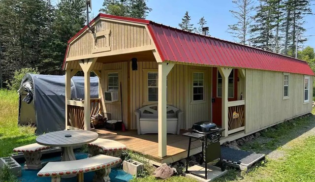 Cozy 1 bedroom cottage, short walk from the baynn in Canning