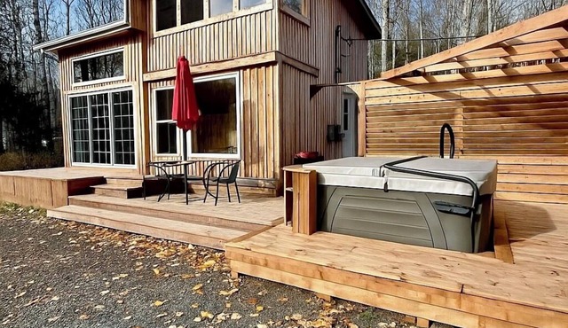 Cozy Cabin Escape with River Views & Firepit in North Tetagouche Bathurst