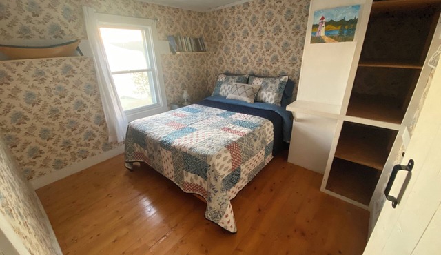 Cozy cottage in the heart of Woody Point with ocean views of Gros Morne! in Bonne Bay