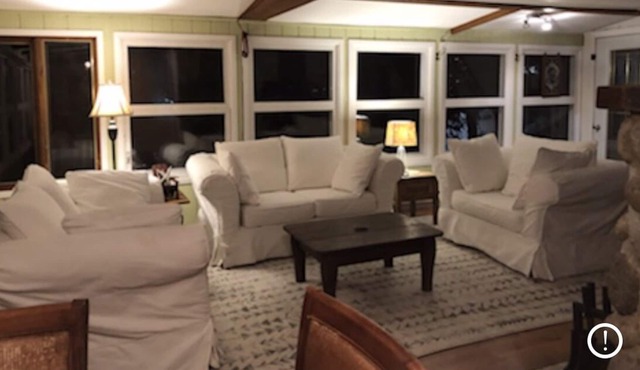 Cozy Laurentians Lakehouse in Saint-Sauveur