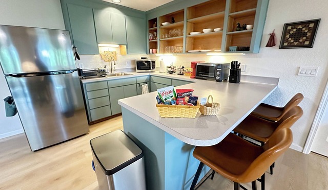 Cozy studio that sleeps 4 in Kenmore with a/c, WiFi and farm fresh eggs! in Kenmore