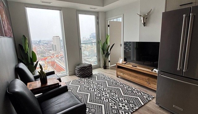 Elegant 2 Bedroom Suite in Toronto | Elm Ledbury in Toronto