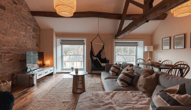 Exceptionally large one bedroom Suite in Whaley Bridge