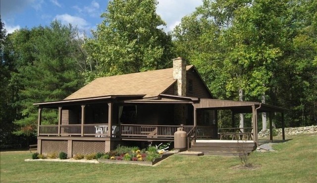 Fox Den Cabin-Secluded Mountain Getaway Near Shenandoah National Park in Luray