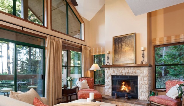 Golf Season Deal, Summer Early Bird, Mountain Chalet, Steps To Village in Whistler