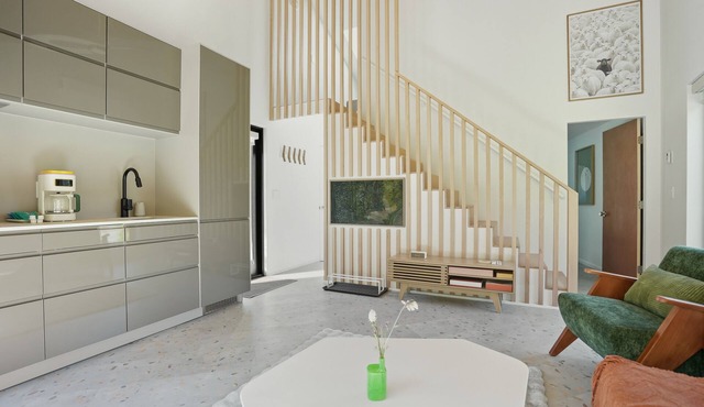 High-End Loft - Cozy Firepit, Hiking and Biking Trails, Near Okemo in West Windsor
