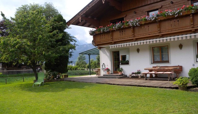Holiday apartment on the outskirts in St. Johann in Tirol