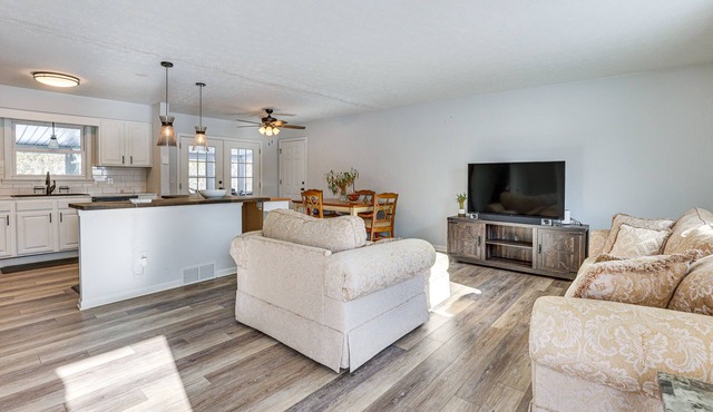 Home w/Fire Pit & Sunroom: 9 Mi to Downtown Akron in Fairlawn