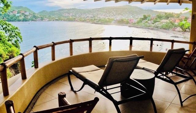 KauKan Luxury 2 BR Condo on the Beach in Zihuatanejo
