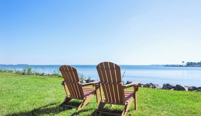 Kent Narrows Waterfront 2 Acre Retreat. Sauna + Fire Pit. Endless water views! in Grasonville