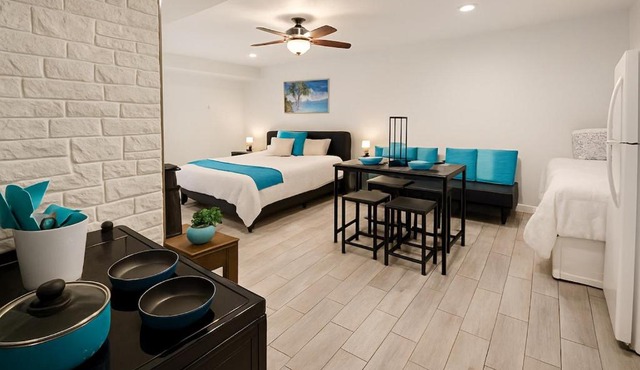 Kernersville Studio Suite Community Pool Firepit Kitchen in Kernersville