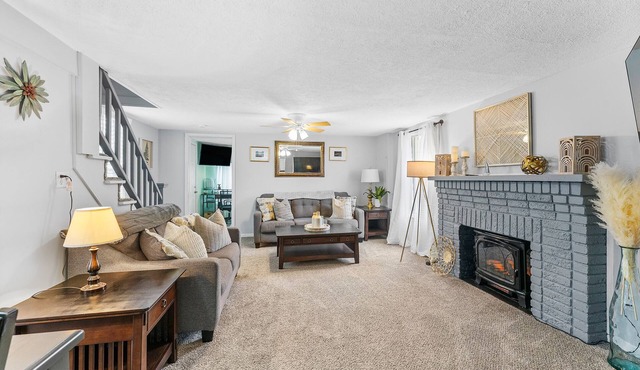 Lake Milton Haven: 3BR, Modern, Near Lake & Winery in Lake Milton