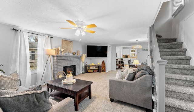Lake Milton Home; 3BR, WiFi, Near Beach, State Park, Golf, Winery, & Restaurants in Lake Milton