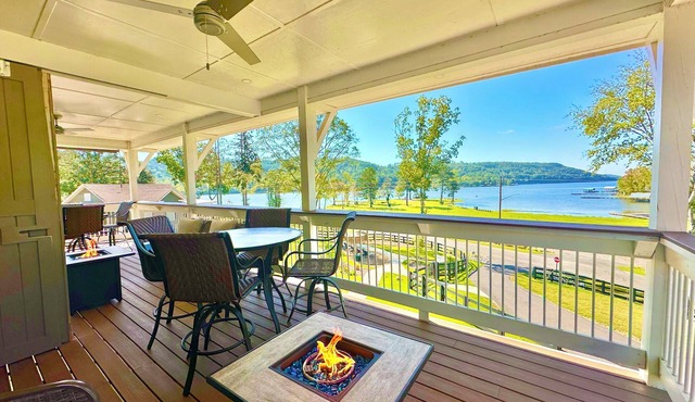 Lakefront "Double Studio"-Lake, Pool, Splash Pad, hot tub, fire pit, kayaks, etc in Cedar Bluff
