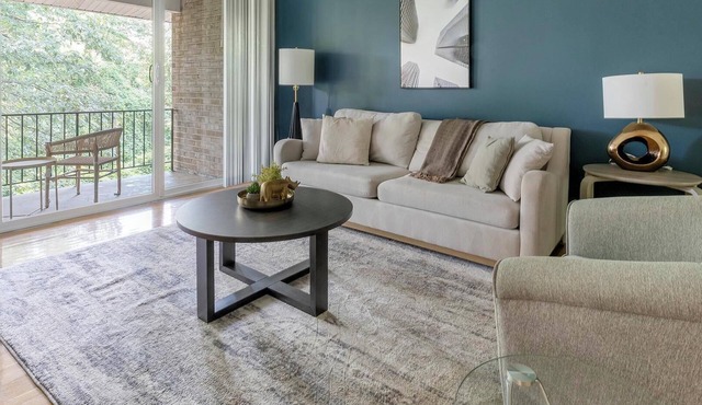 Landing | Beautiful 2BD, Gym, Pool in Greenbelt