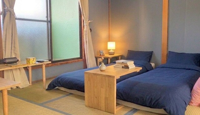 Long-term stays: 30 days, starting at 98,000 yen. The same rate applies for up to 3 people. 20 minutes to Namba in 東大阪市