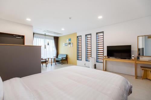 Lunamar Pension in Jeju