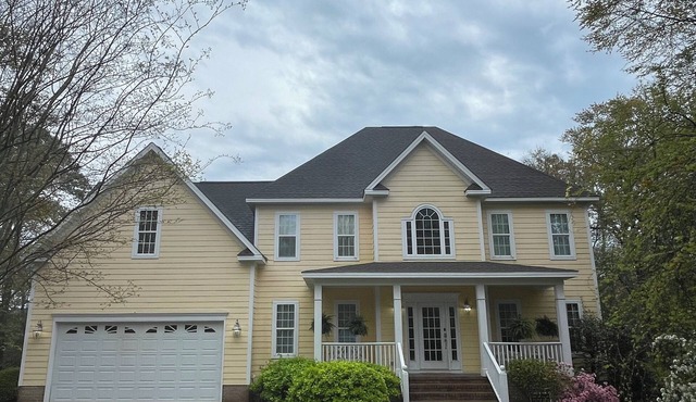 Luxury 5-bedroom house in Cedar Point with AC, WiFi, hotub, private yard & more! in Cedar Point