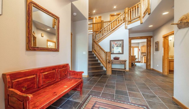 Luxury 7 BR Home/Sleeps 20/Hot Tub/SHARC Passes/AC/Bikes/Wi Fi in Sunriver