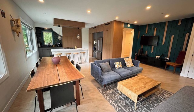 Luxury Mountain Retreat | Sauna · Hot Tub · Nature in Squamish