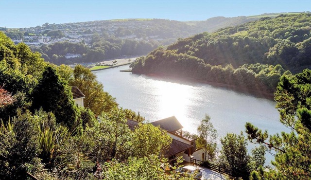 Luxury property for four with fabulous views in Looe
