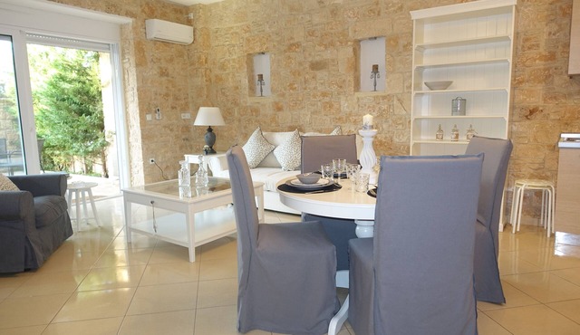 Miss Nefeli - Sublime Stone Appartment in Perdika, Aegina Island in Perdika