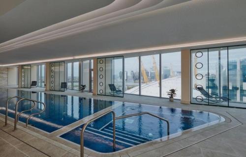 Modern 2bed Apt with pool access step from The O2 in London