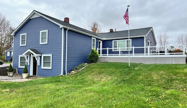 Modern 3-Bedroom Home - A Little Something for Everyone! Fishing Boats Welcome in Huron