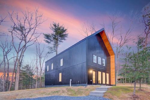 Modern Family Cabin 1 min to Bryce Fire Pit KING Bed in Mount Jackson