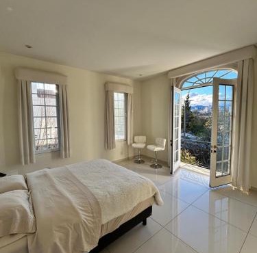 Modern room with balcony in Mexico City