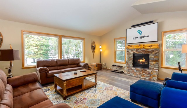 MODO06 - Huge Home, 3 King Ensuites, A/C, Gas Fireplace, Ping Pong, Bikes in Sunriver