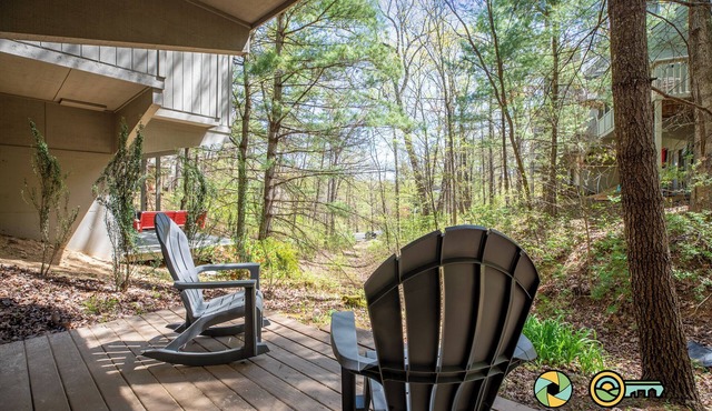Moonstone Cottage - Perched in the trees! in Basye