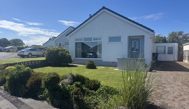 Mor Annedd Cymyran - sleeps 4 guests in 2 bedrooms in Valley