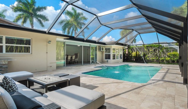 Naples Dream Escape 4BR Home, heated pool, 10min from Beach in Naples