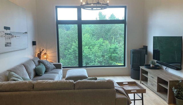 New Condo in Orford facing the mountain, pet-friendly in Orford