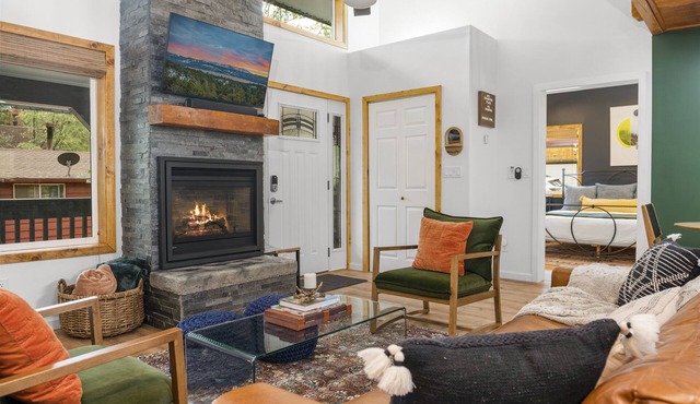 New Construction! 4BR/3BA Chalet+Loft+SPA in Sugarloaf