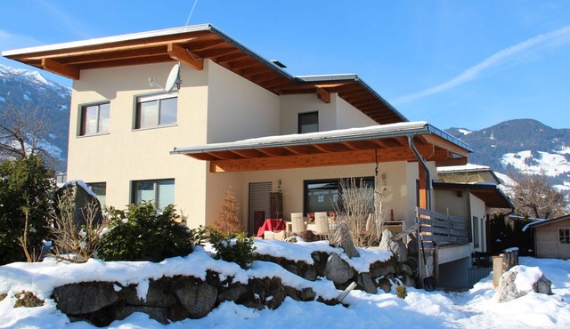 Nice apartment for 4 people with WIFI, TV and patio in Helfenstein