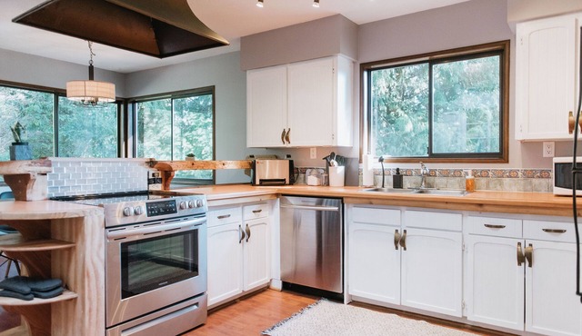 Ocean view home located in the heart of Sechelt in Sechelt