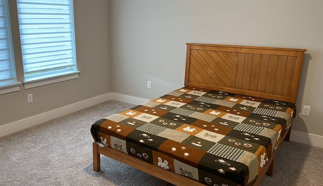 One room with attached bathroom for rent in Snohomish