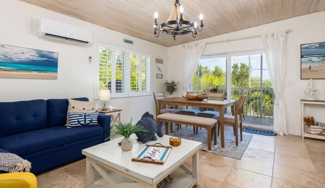 Pennekamp Hideaway | Water View, Kayaks & Pool Table in Key Largo