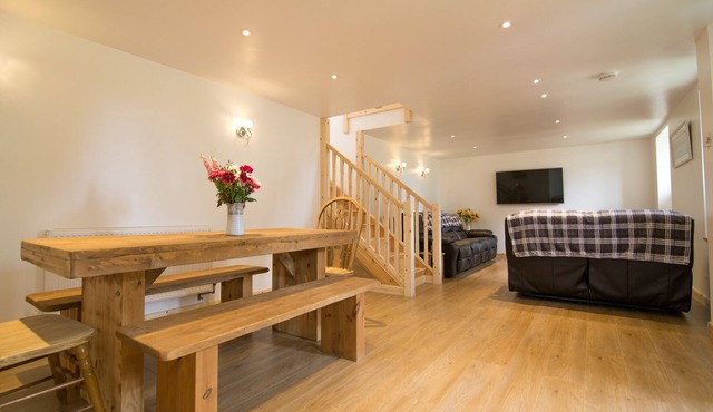 Piglets, modern barn conversion .Nr Tintagel, Padstow, Bude & beach. in North Cornwall