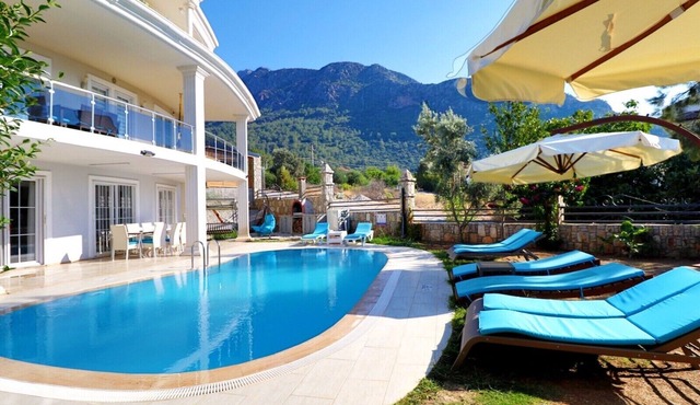 Private 5 bedroom villa in ovacik With heated pool and WIFI in Ölüdeniz