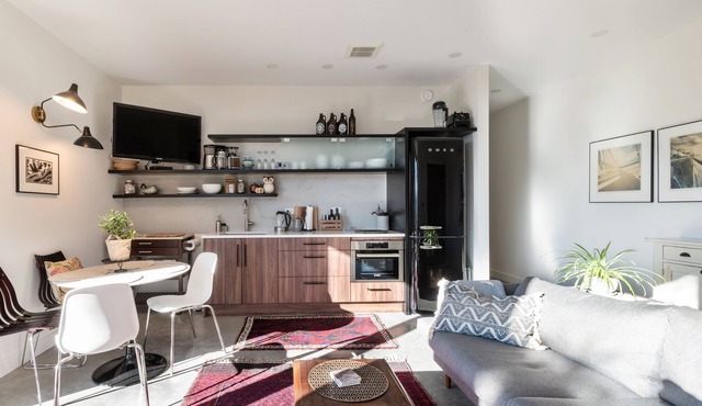 Private suite 2 bedroom in the Southern Okanagan BC reg #H082210588 in Oliver