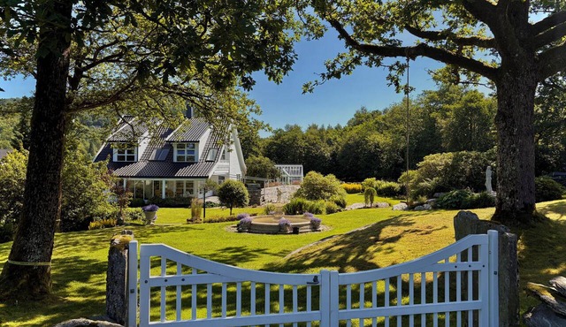 Private Villa for 15, Hot Tub, Sauna & Boat – Near Preikestolen in Rogaland