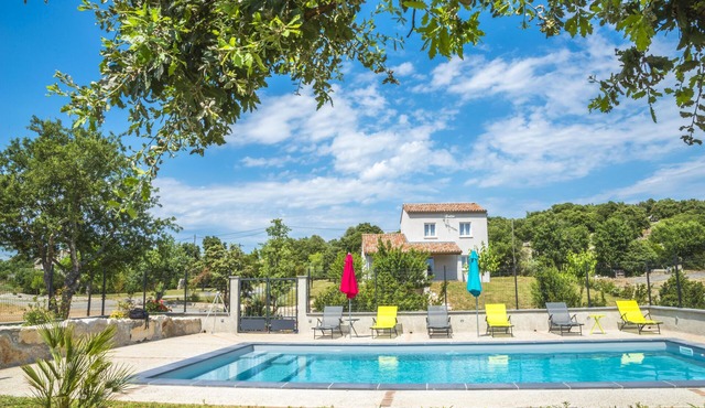 Quiet, fully air-conditioned villa with private pool in Labeaume