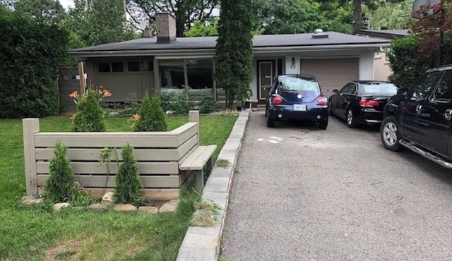 Quiet room in quiet neighbourhood in Toronto