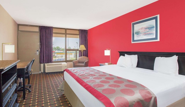 Ramada Hotel & Conference Center by Wyndham Edgewood in Edgewood