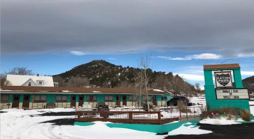 Raton Pass Motor Inn in Raton