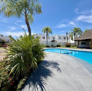 Relaxing 3BR Vacation Home w Pool, BBQ, King Suite Near Beach Nuevo Vallarta in Jarretadera